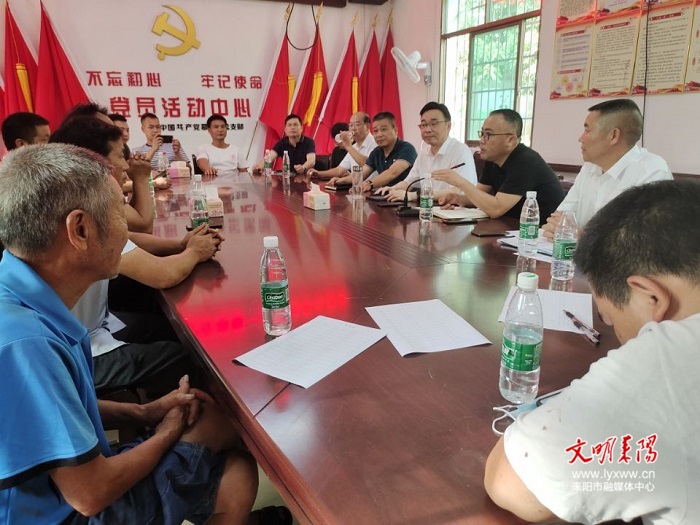 昌曙光以市人大代表正式候选人身份与选民见面