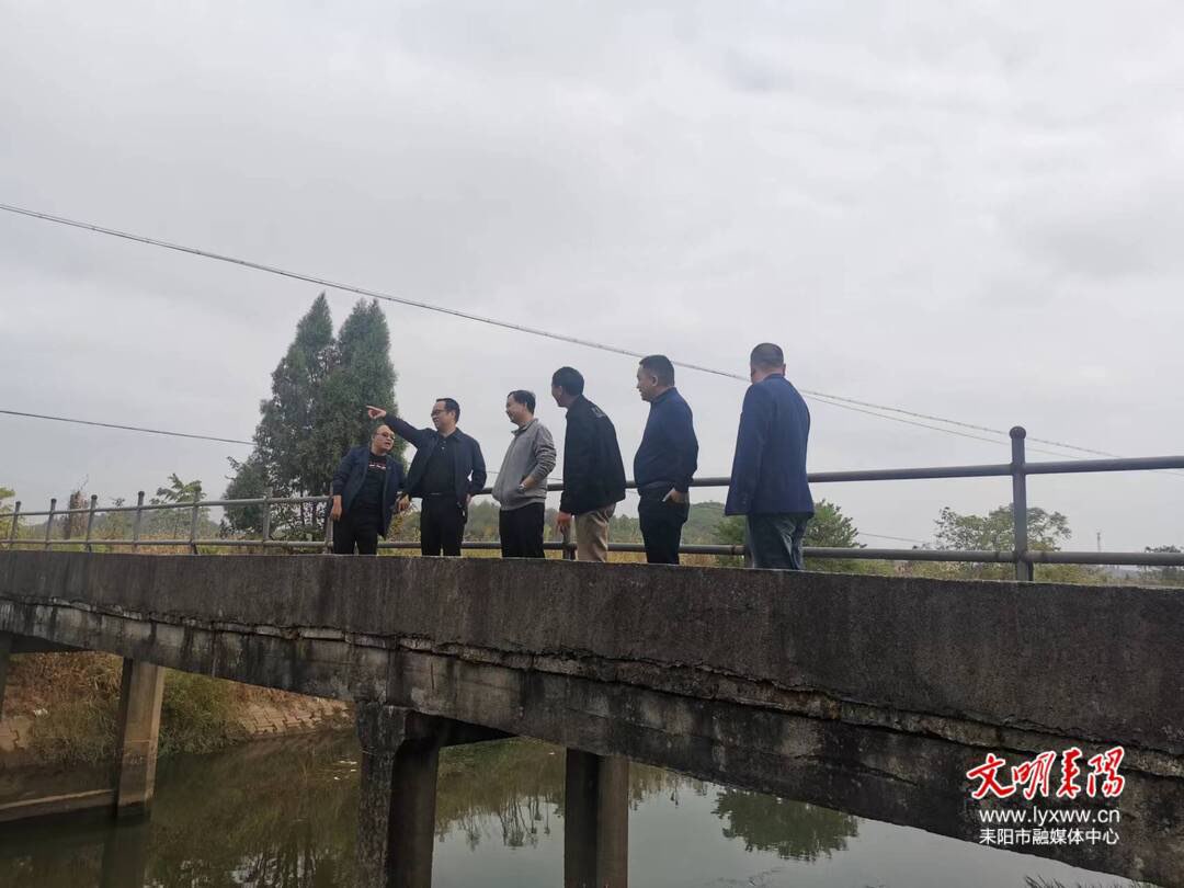 郭兴中到坛下乡开展巡河工作