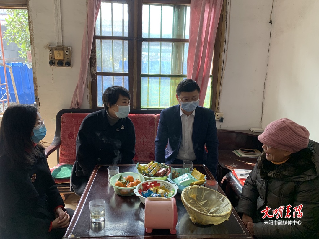 龚志桂看望慰问人大机关离退休老干部
