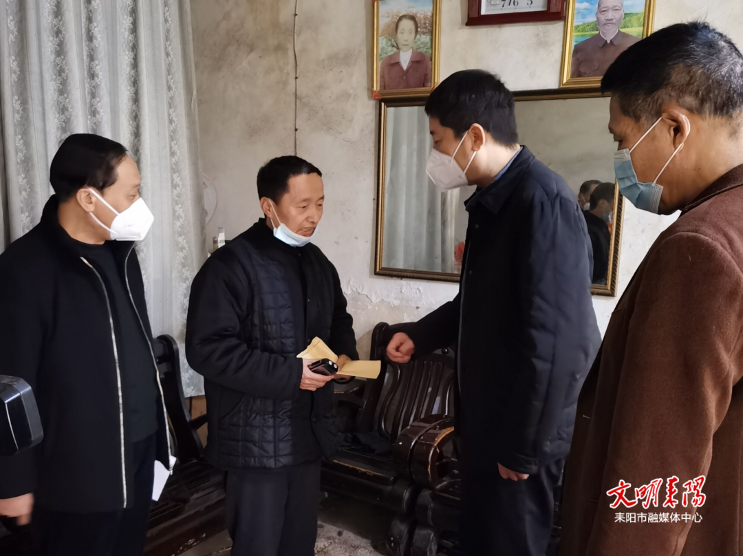 王志运走访慰问困难职工