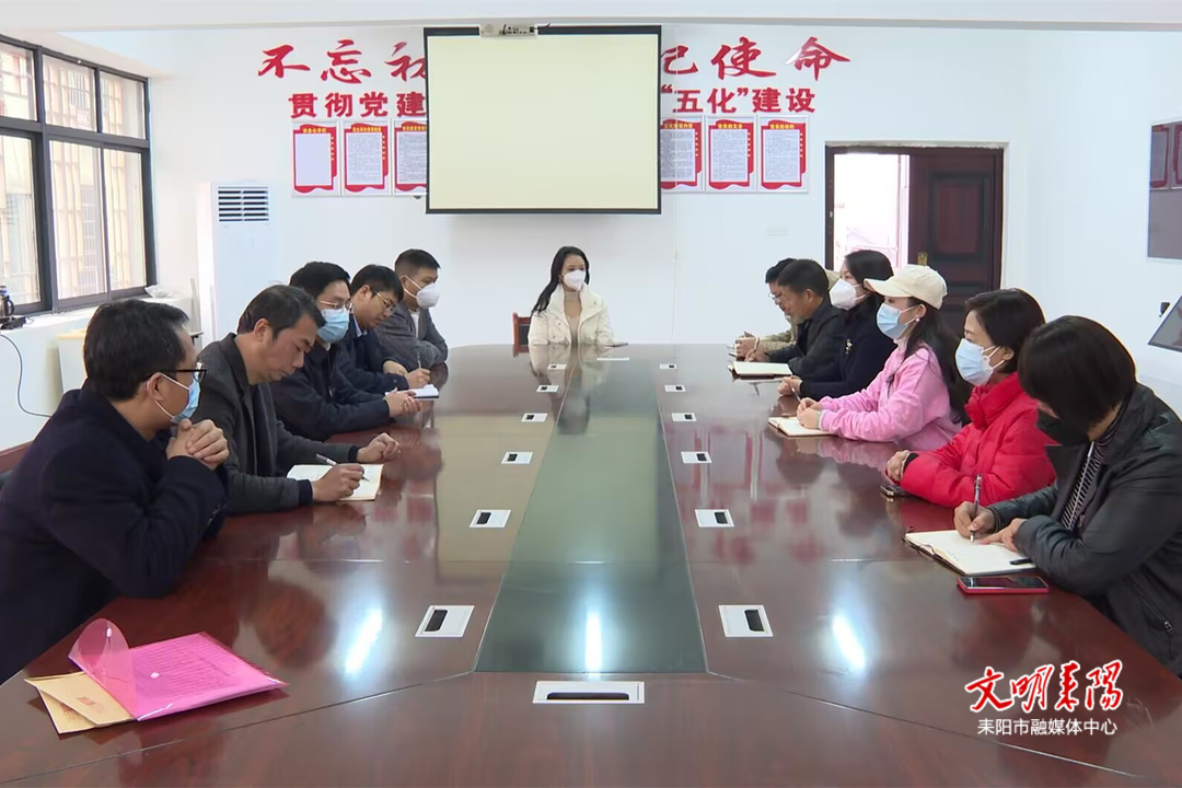 曾铁铮走访慰问优秀专家人才、离休老干部