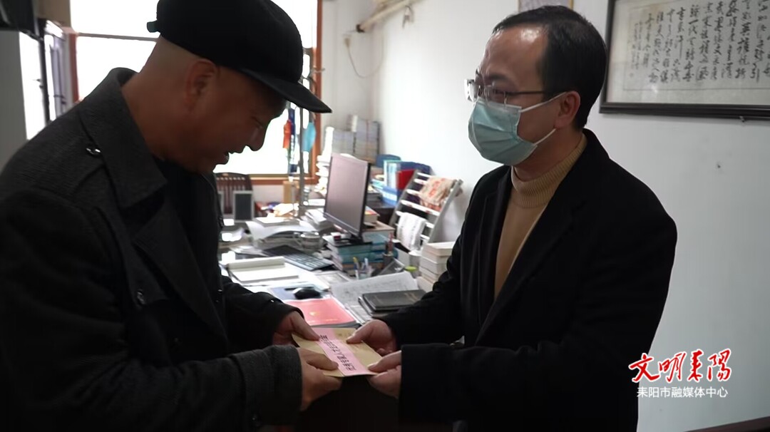王星皓走访慰问优秀专家人才