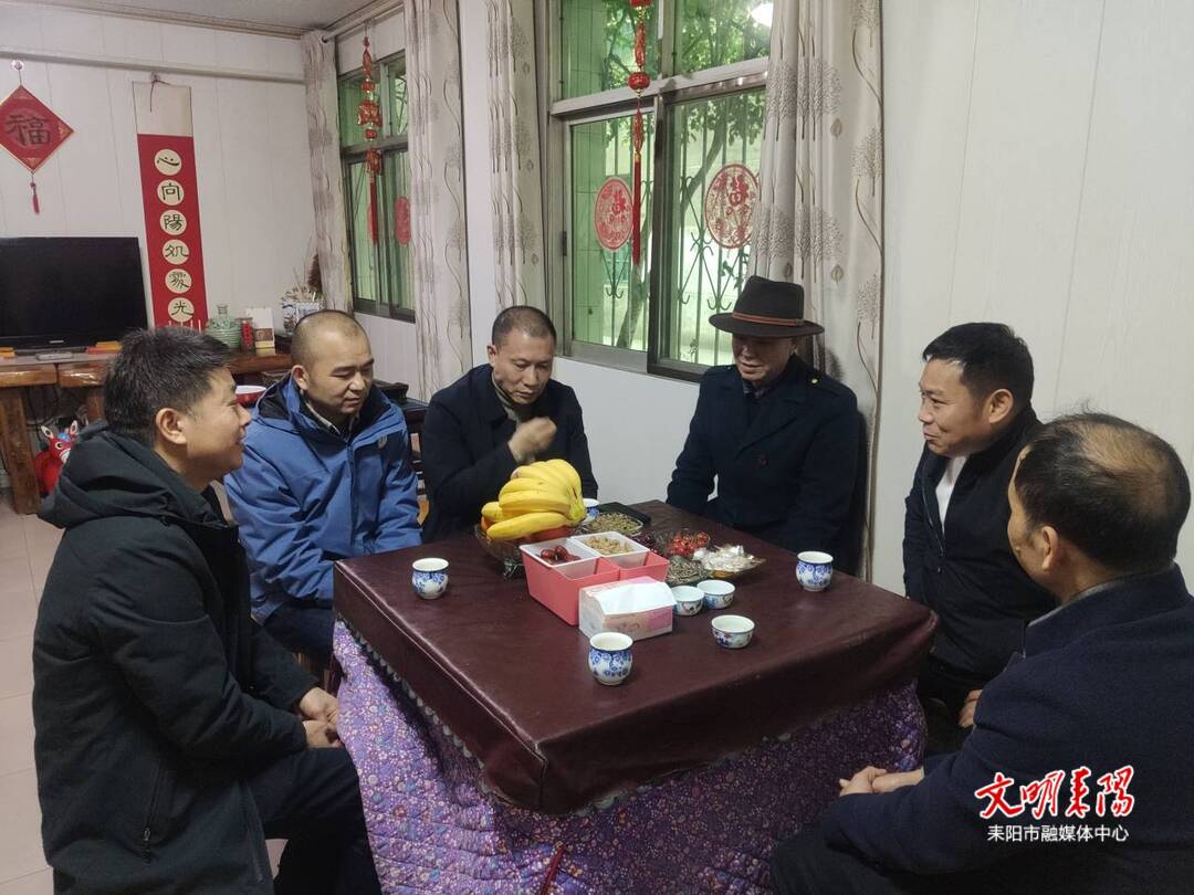 周斐、曾三成看望慰问援疆干部