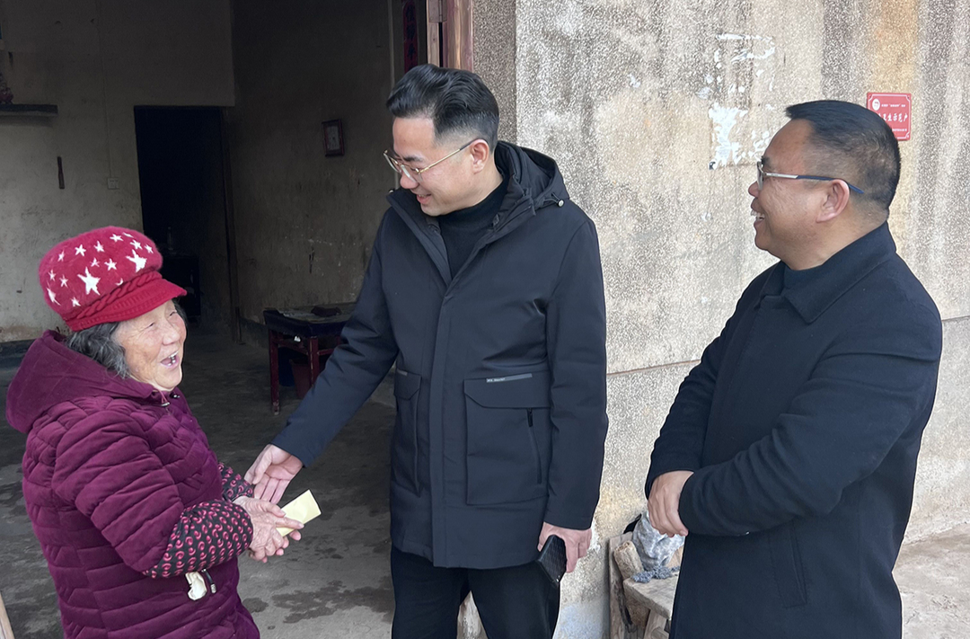尹建恒到马水镇督导安全生产、慰问困难群众