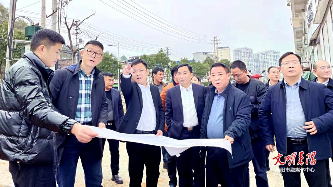 【耒阳安商在行动（192）】上门问需 现场办公 王子菲到耒阳市二手车交易市场项目调研