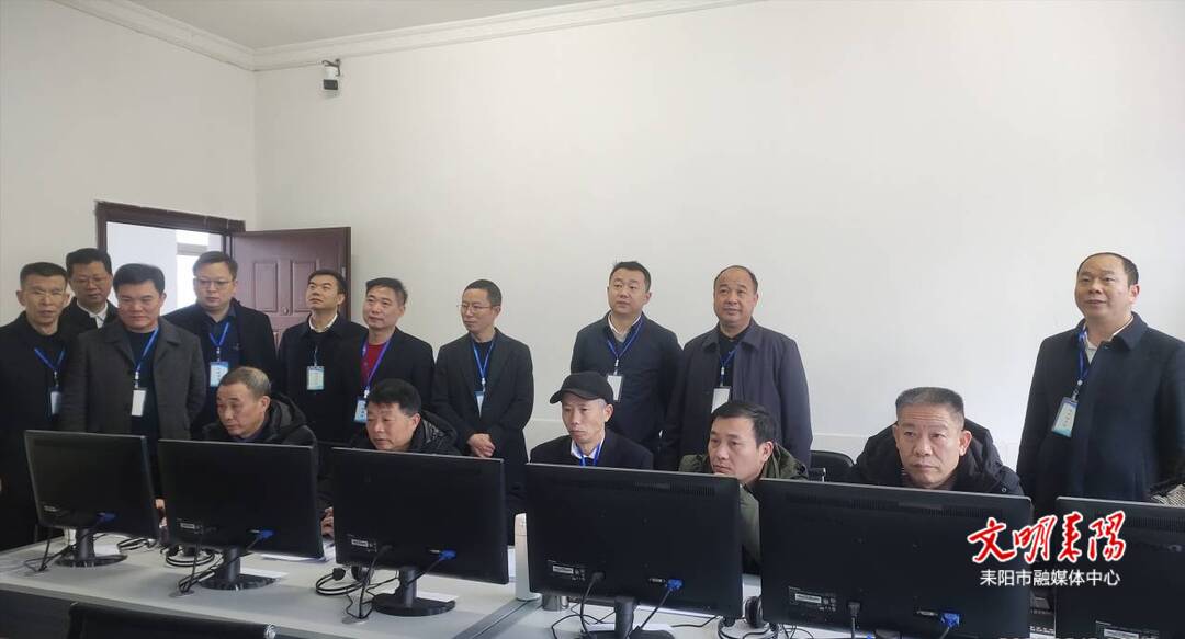 市领导到卫健系统招考考点巡考