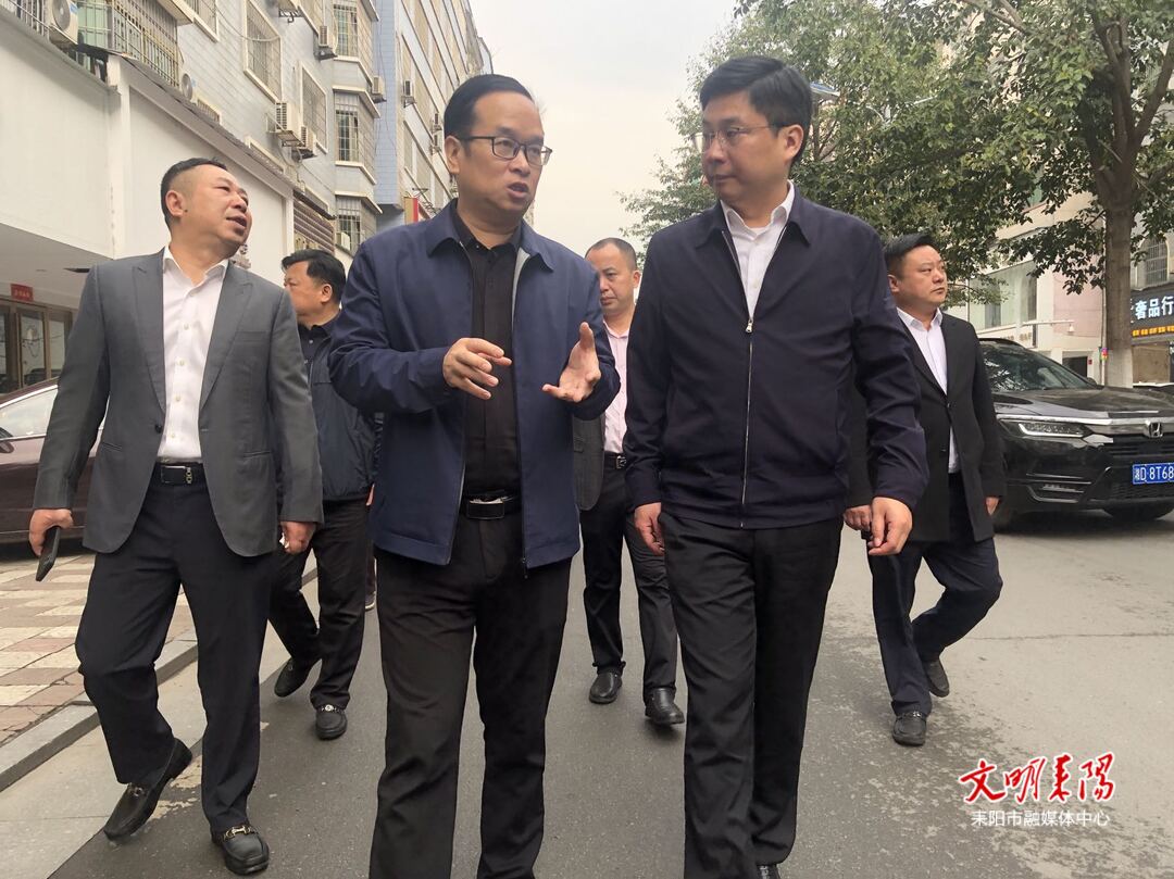 ​郭兴中、曾铁铮督查城市主干道综合整治工作