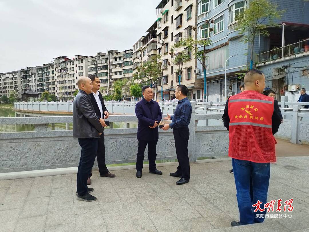 陆冬生到五里牌街道参加全民卫生日志愿服务活动