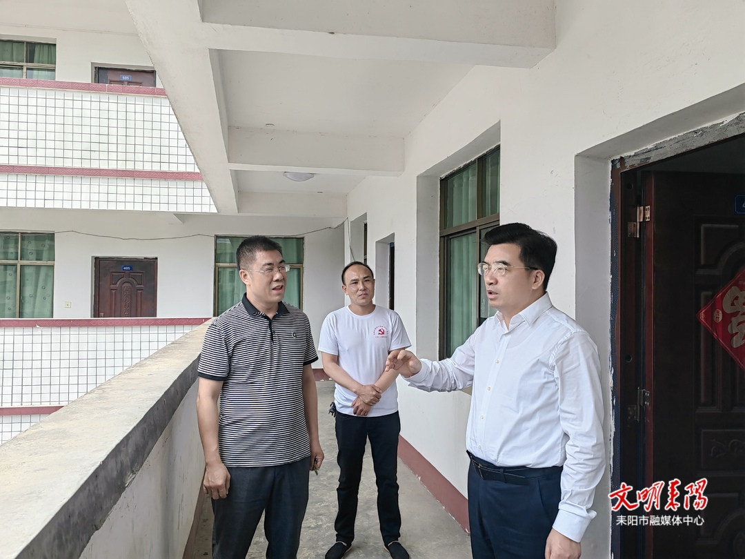 赖馨正继续“四不两直”督查五一期间相关工作