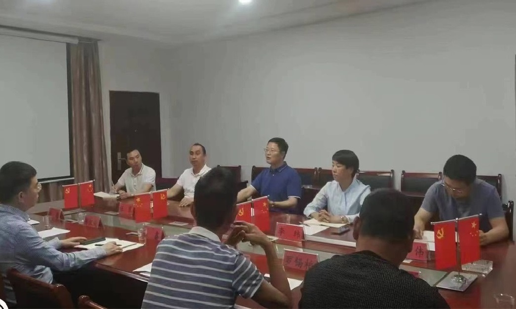龚志桂到余庆街道调研人大工作并看望驻村干部