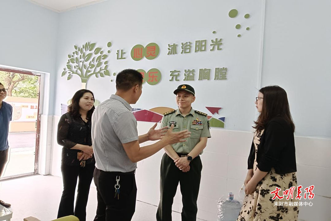 廖伟林督查校园食堂食品安全