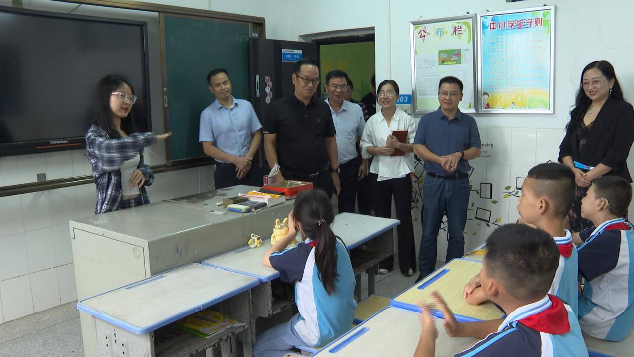郭兴中走访慰问特殊教育学校师生