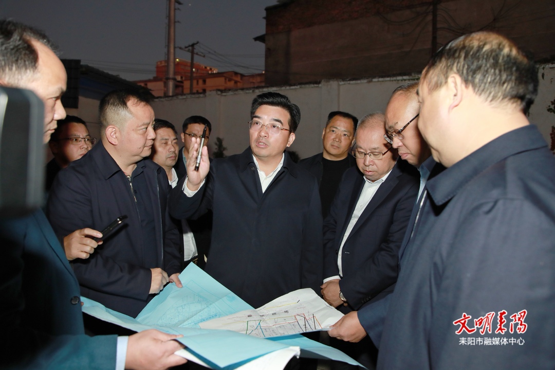 赖馨正调研伍中豪烈士广场提质改造工作 尹立鑫参加