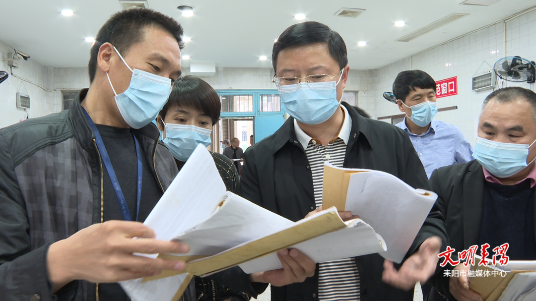 龚志桂督导检查包保学校食品安全“两个责任”工作落实情况
