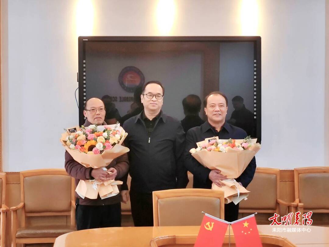 郭兴中走访慰问教育系统专家人才