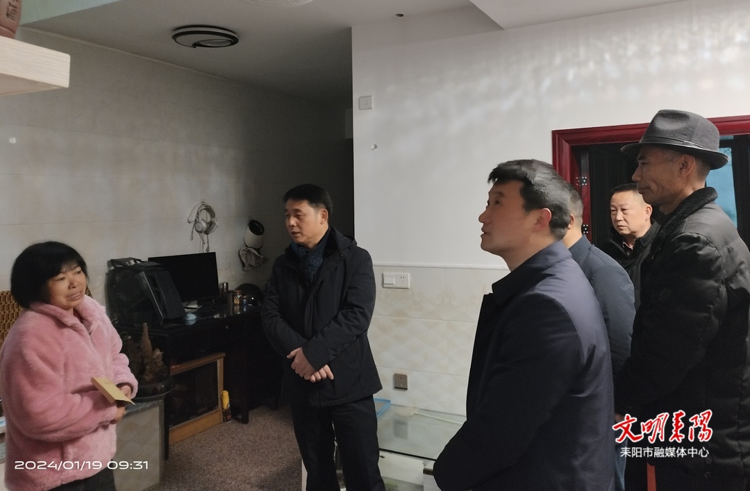 李云走访慰问“双联”企业困难职工