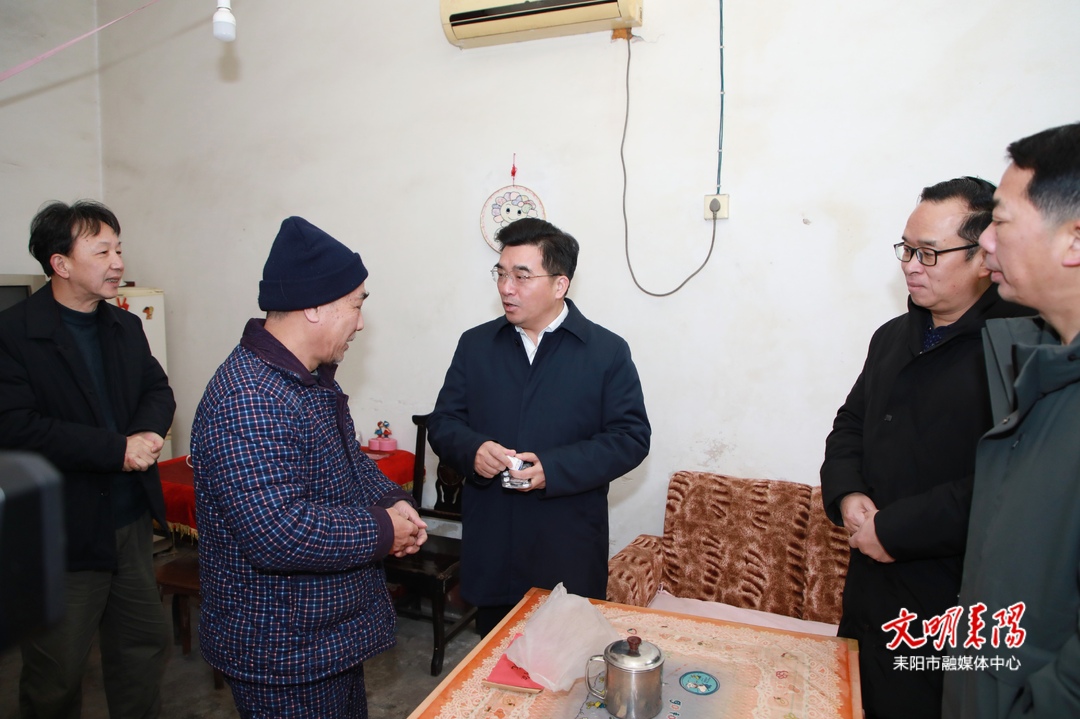 赖馨正到“双联”企业开展走访慰问