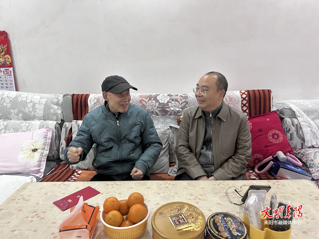 宁忠军走访慰问退休老干部、困难职工