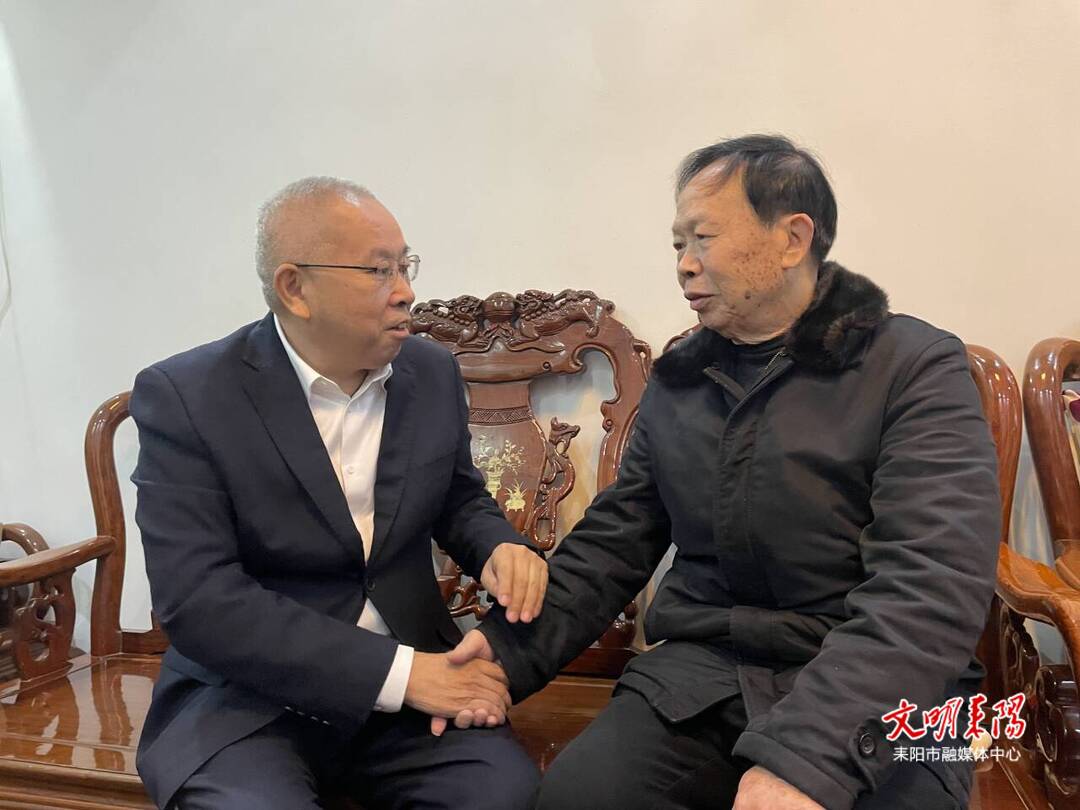 尹立鑫走访慰问离退休老干部
