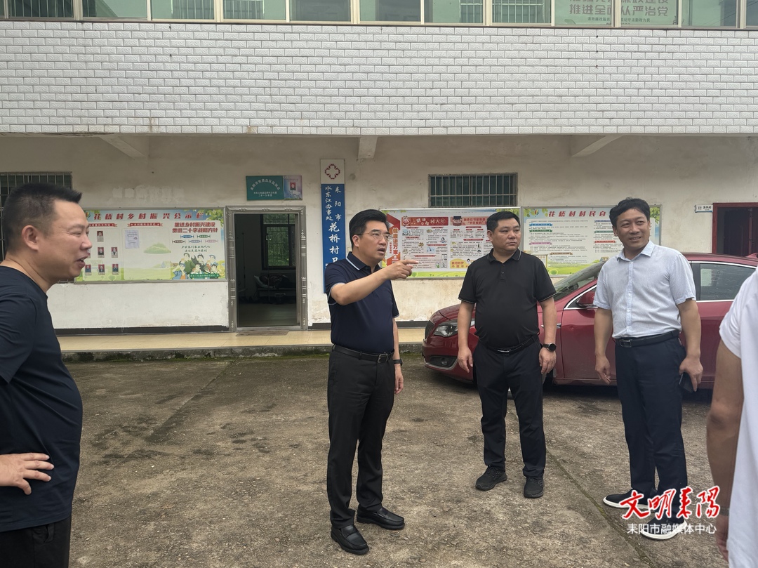 赖馨正暗访基层治理“小马拉大车”突出问题专项整治工作