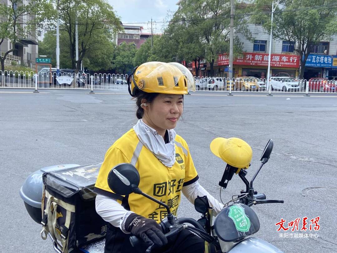 高温下的坚守：外卖骑手陈国华的一天