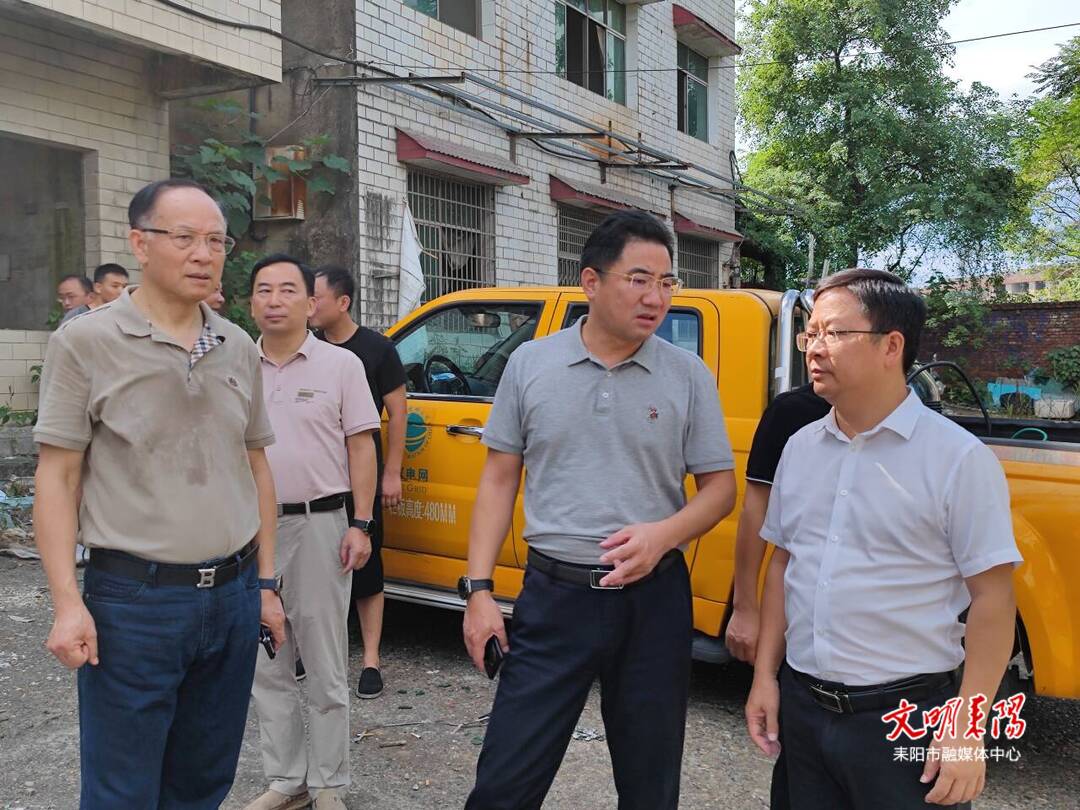 武园路上跨京广铁路立交桥项目进入加快建设新阶段  尹建恒现场调度征迁扫尾工作