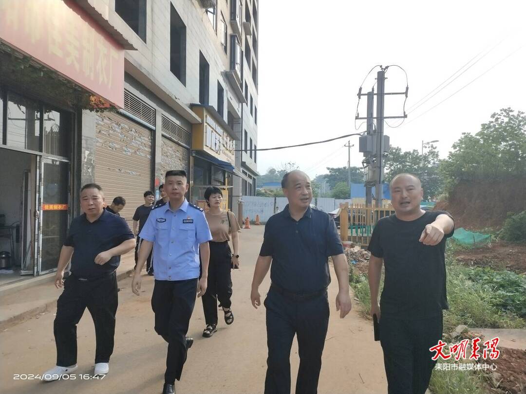 市领导调研道路交通安全隐患治理工作