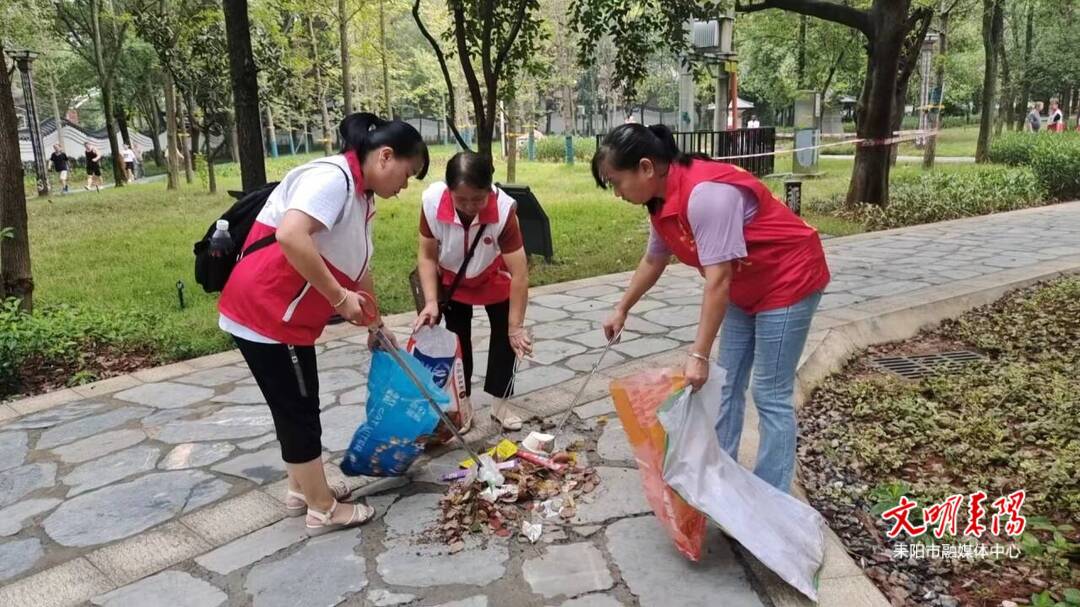 耒阳:一抹抹“志愿红”点缀旅发盛会