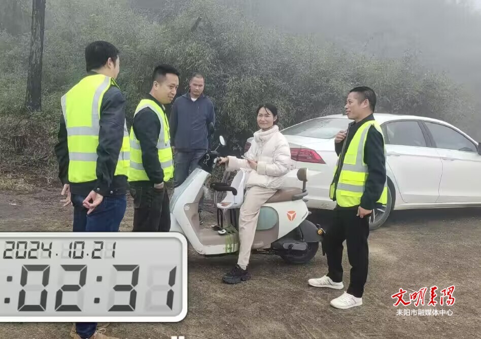 小水镇开展道路交通文明劝导活动
