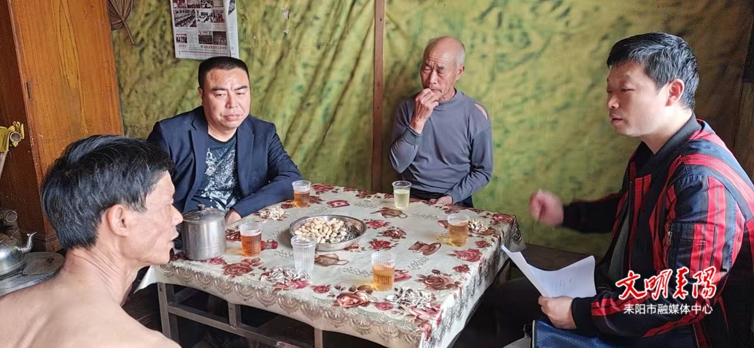 用心倾听每一个诉求 用情解决每一个问题一一记最美信访干部邓利红