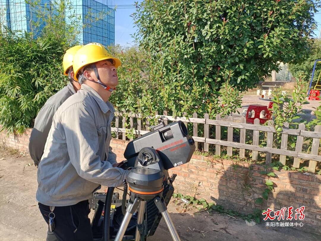 国网耒阳市供电公司：用“激光炮”高效清除线路异物