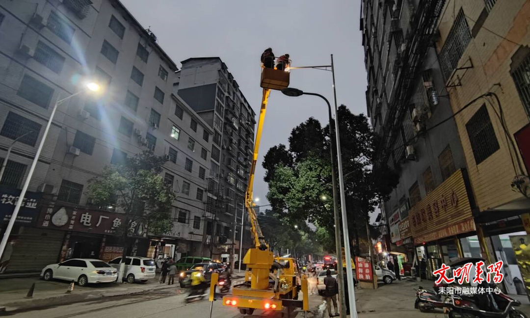 小路灯 ，大民生！金南路、农民街新装路灯启用