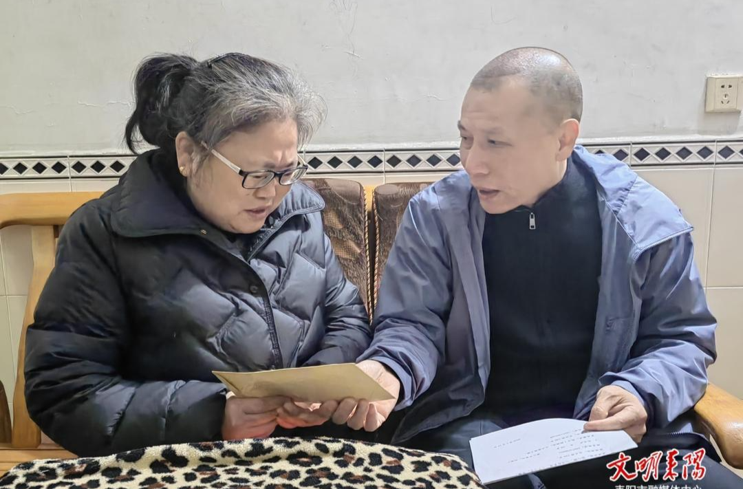 市领导走访慰问“双联”困难职工