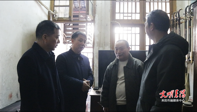 市领导走访慰问“双联”困难职工