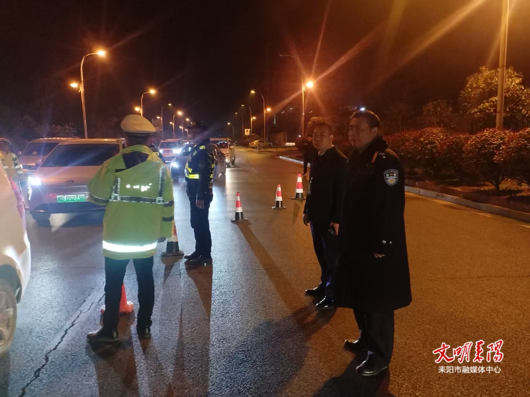 耒阳:多部门联合执法 保障耒阳西站春运交通秩序