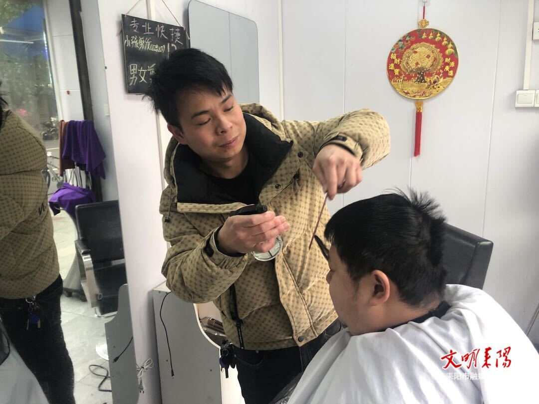 【返乡记（86）】刘小波：匠心毫发之间