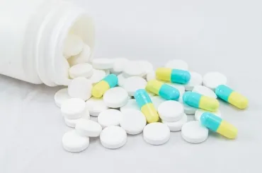 交通事故受伤，保险公司拒赔非医保用药费用？法院这样判！
