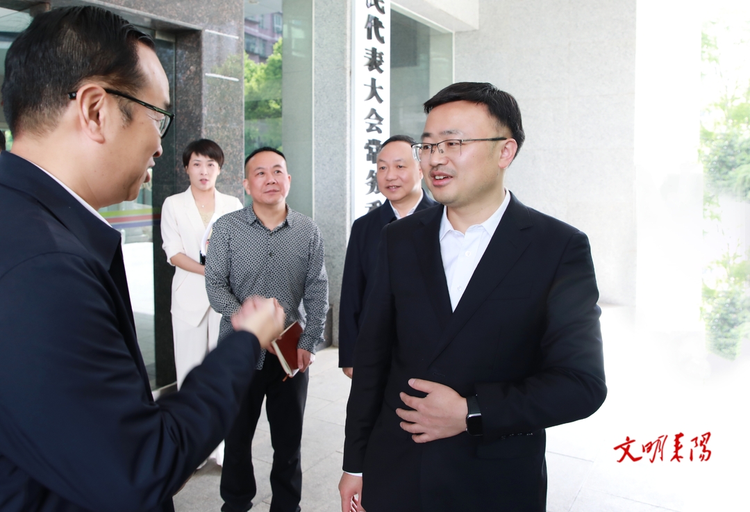 张润槐到市人大常委会、市政府、市政协机关走访调研