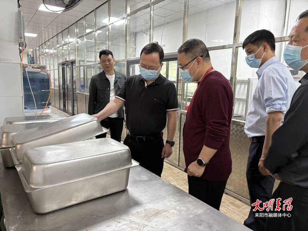 从源头把控食品安全 守护师生“舌尖上的安全”