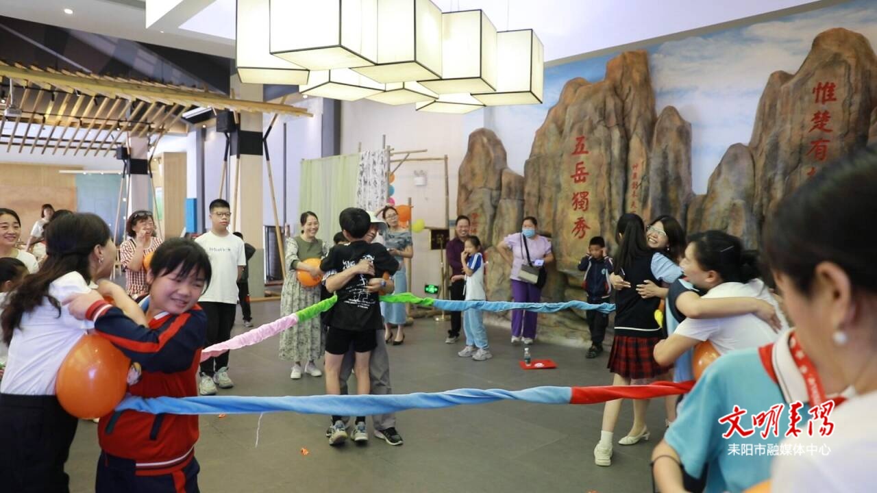 呵护成长情暖“六一” 爱心接力点亮童心