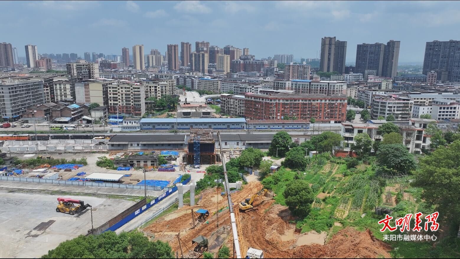 分区作业、多点推进，耒阳武园立交桥项目建设争分夺秒战犹酣