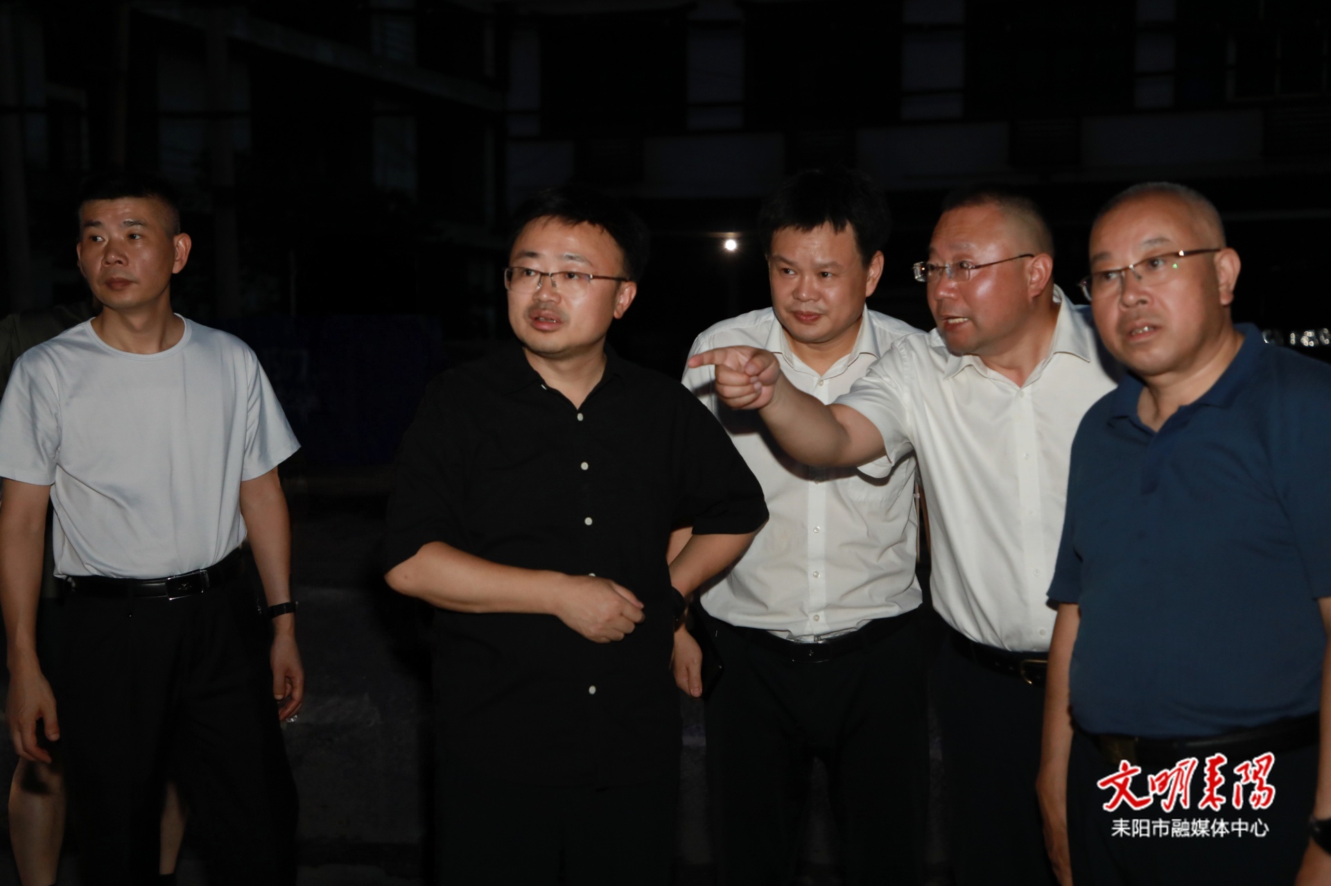 张润槐尹立鑫持续夜行调研城市民生工作