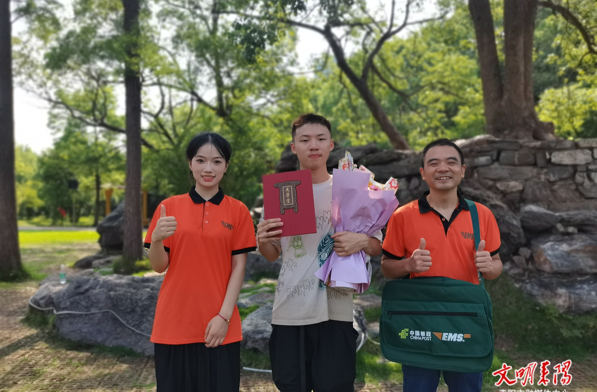 高温下的坚守：绿色邮车护送“梦想”交付
