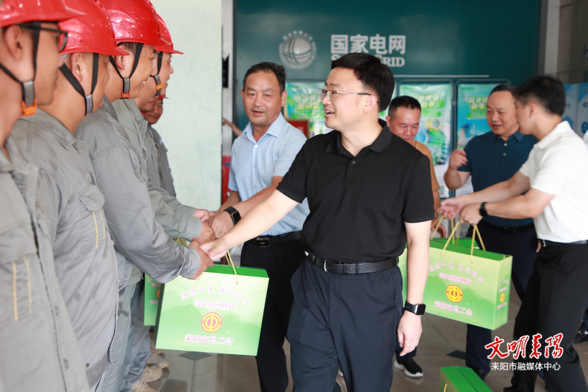 张润槐开展夏送清凉活动并调研全市迎峰度夏电力保供工作情况