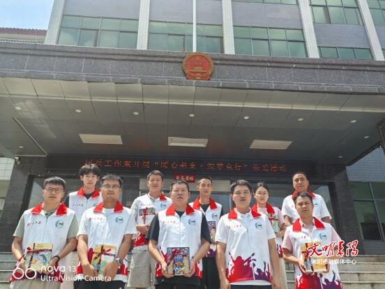暖心书桌筑梦童行