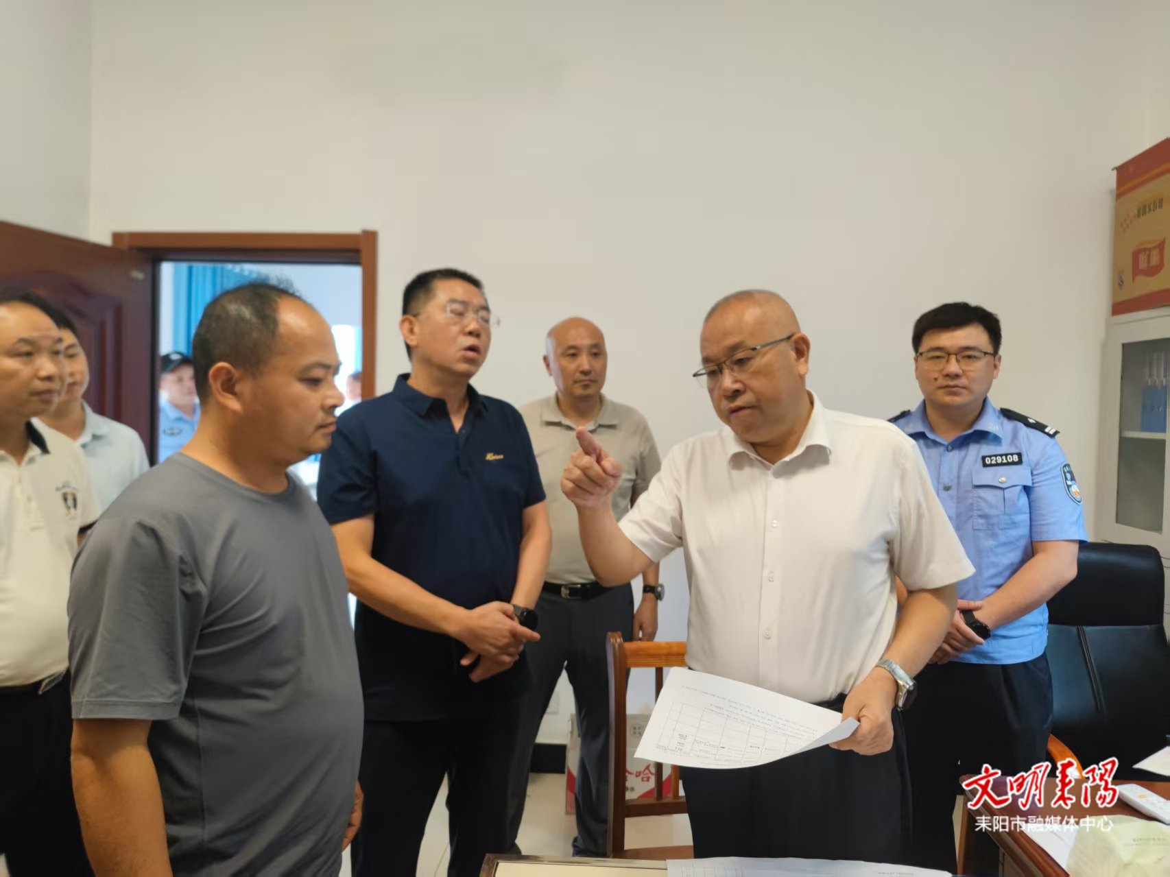 尹立鑫到余庆街道督导安全生产和“平安见面·三清三防”工作