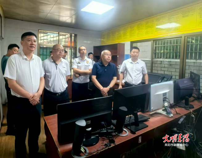 尹立鑫督导检查煤矿安全生产工作