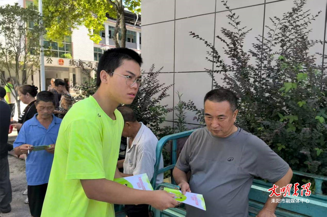 ​坛下乡大学生“送法下乡”暖人心