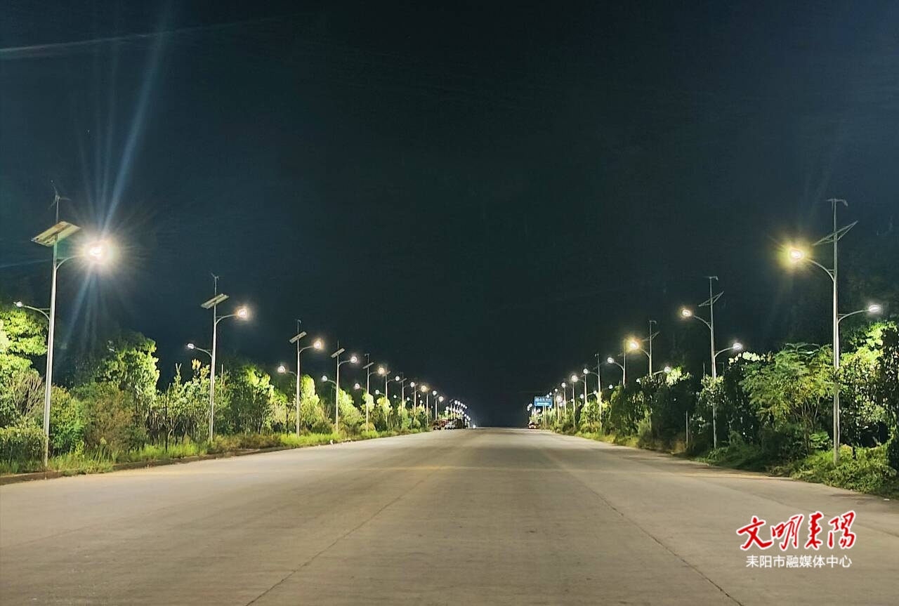【微建设·人民城市为人民】富民路重焕光明，644盏路灯照亮居民回家路