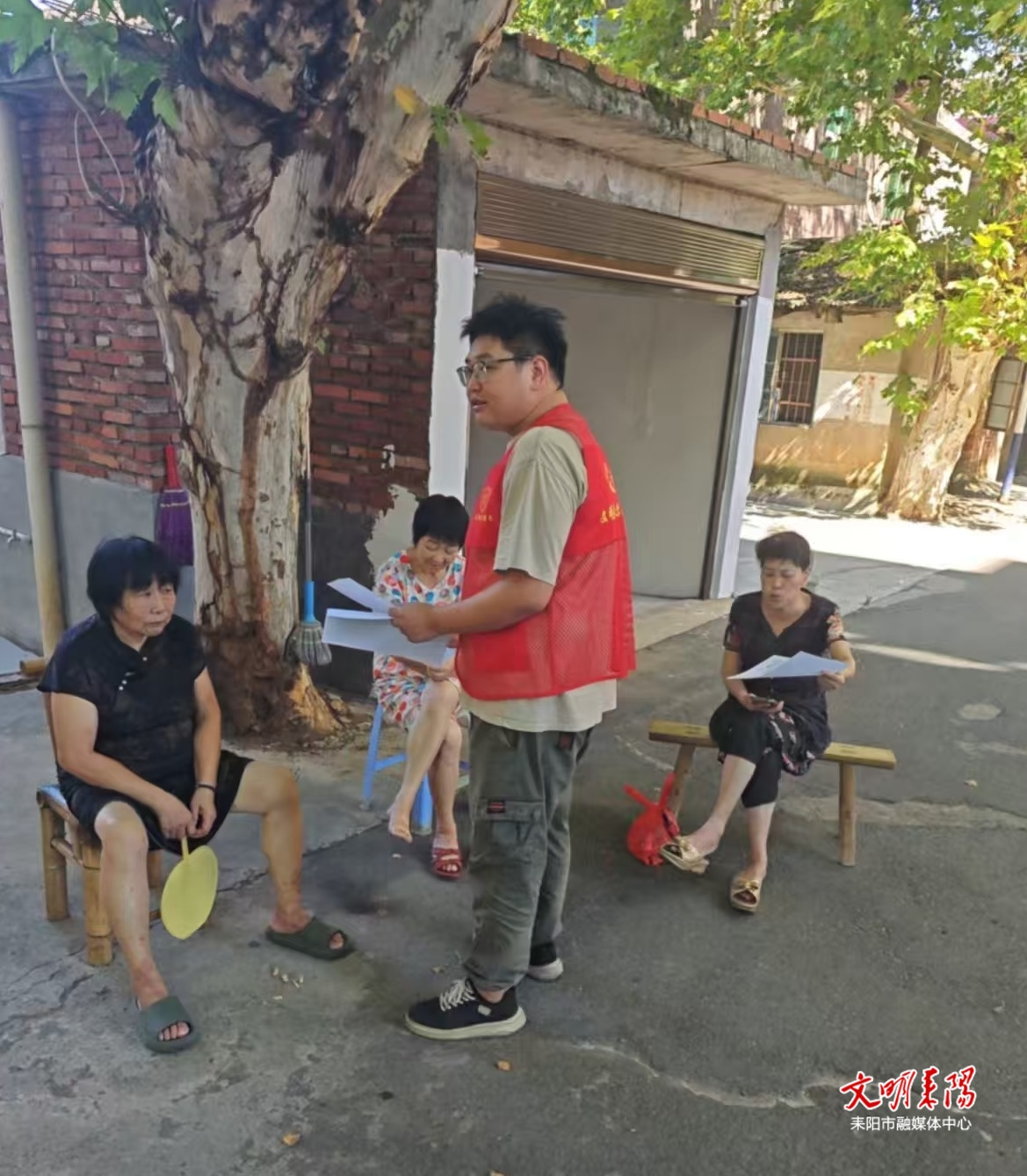 【简讯】灶市街街道“两站两员”奏响秋季交通安全“最强音”